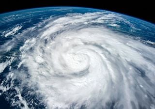 Inminente impacto del huracán Erick en la costa sur de México: un ciclón tropical devastador a punto de tocar tierra