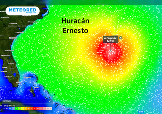 El huracán Ernesto podría generar olas enormes de alrededor de 14 m de altura significativa y con picos máximos de 24 m