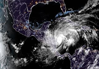 Inminente llegada a tierra del poderosísimo huracán "Eta"