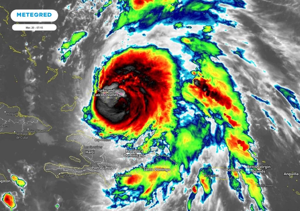 Imagen satelital infrarroja, huracán Fiona, Meteored