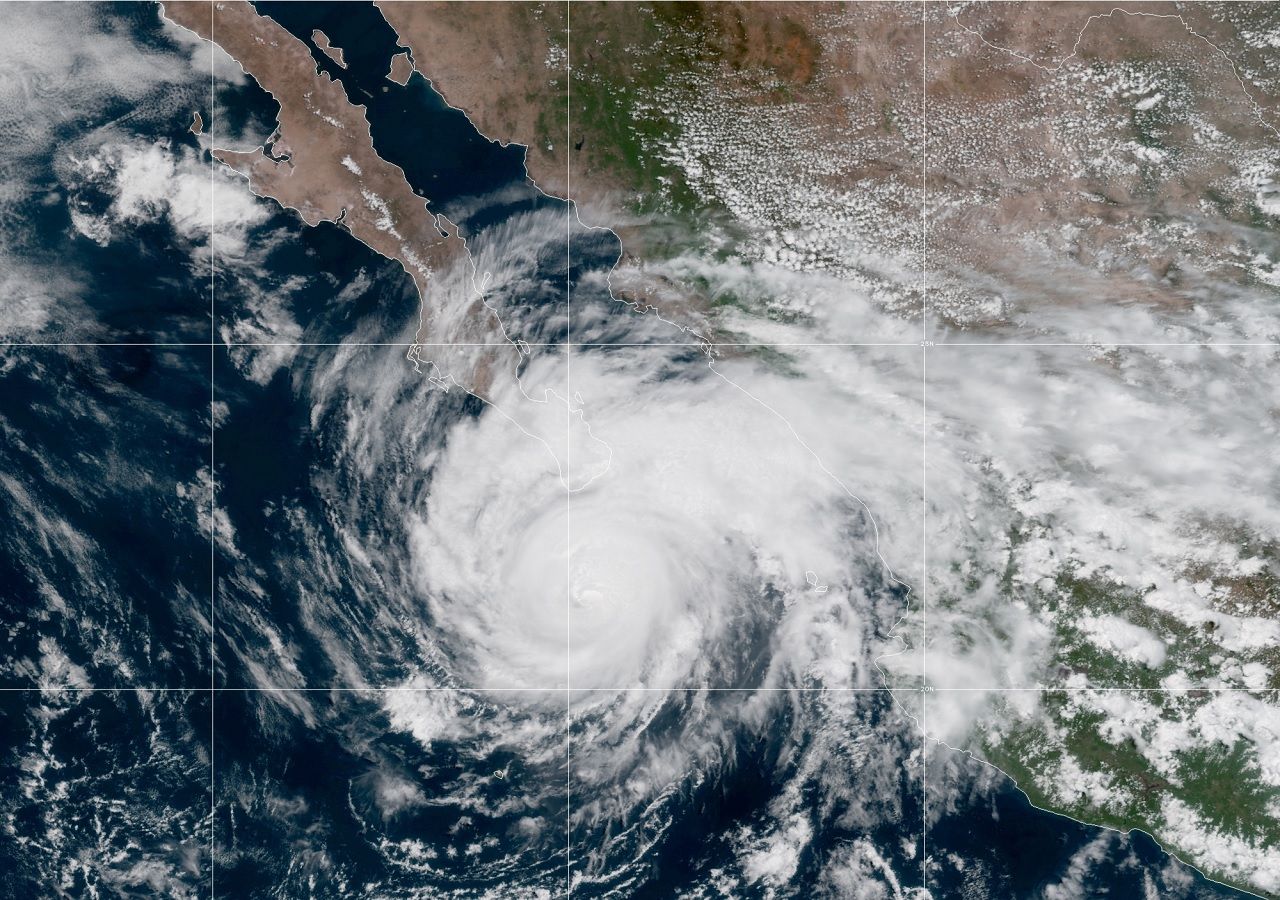 Huracán Genevieve se aproxima a Baja California Sur