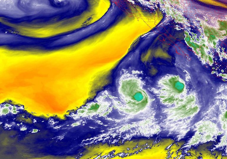 Huracán Hilda y Depresión Tropical 10-E en el Pacífico Huracán Hilda y Depresión Tropical 10-E en el Pacífico