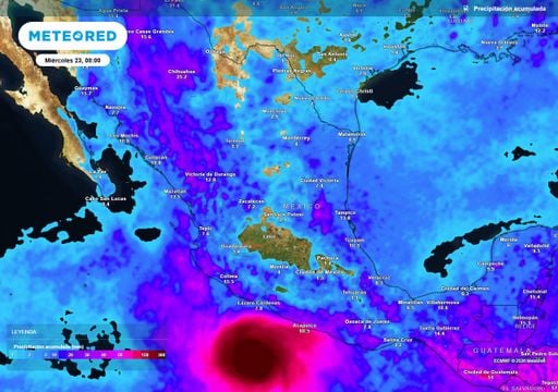Hurac&aacute;n Polo se intensifica r&aacute;pidamente frente a costas de Michoac&aacute;n y Guerrero favoreciendo intensas lluvias hoy martes
