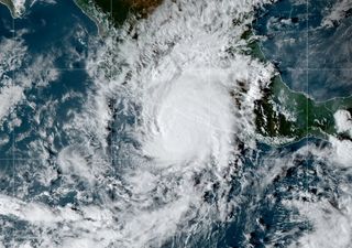 Huracán Rick apunto de impactar Guerrero y Michoacán