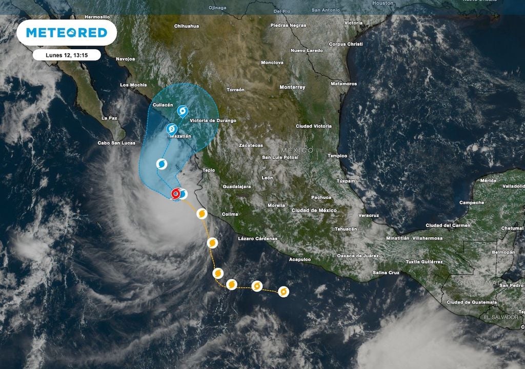 El huracán Simon evadió tocar tierra en Jalisco y ahora apunta hacia Sinaloa. El huracán Simon evadió tocar tierra en Jalisco y ahora apunta hacia Sinaloa.