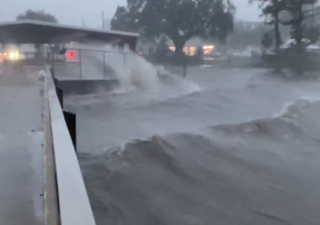 Hurricane Delta landfall in Louisiana - video footage