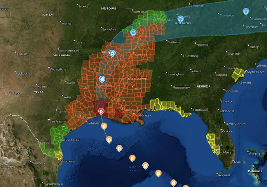 Hurricane Laura warnings and forecast map.