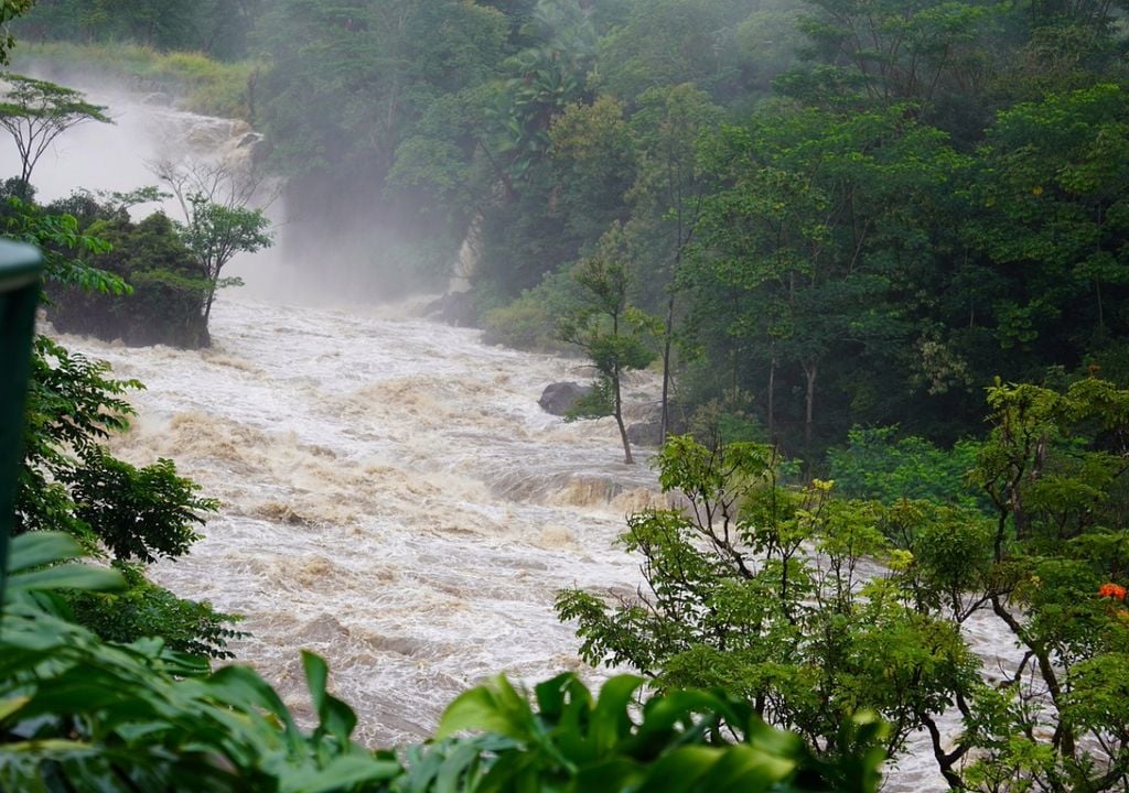 río caudaloso