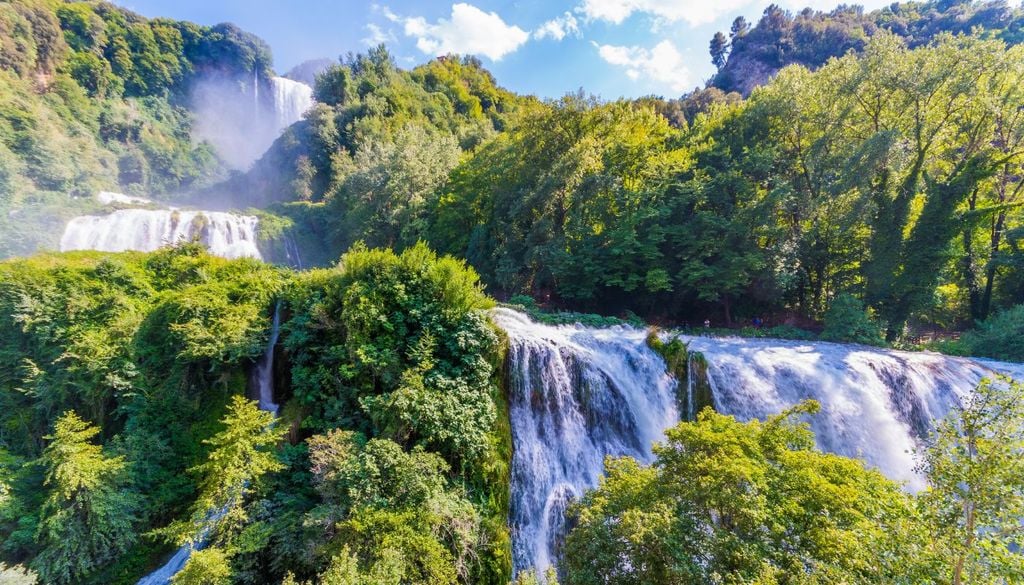 La cascata delle Marmore, di origine artificiale, realizzata dagli antichi romani
