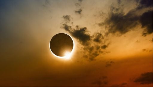 I migliori programmi e luoghi per godersi l'eclissi solare del 12 agosto