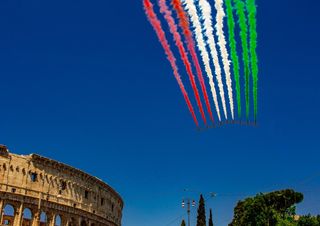 Festa della Repubblica a Roma: negozi e centri commerciali aperti oggi, lunedì 2 giugno?