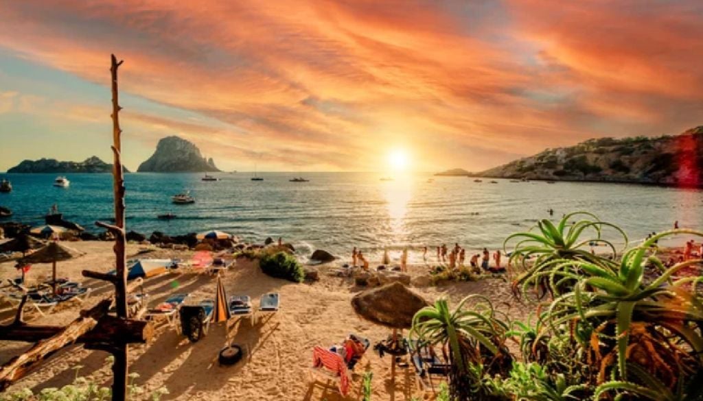 Espectacular Isla, con bellos atardeceres e increibles espacios naturales. Espectacular Isla, con bellos atardeceres e increibles espacios naturales.