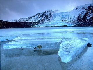 Iceland holds funeral for dead glacier