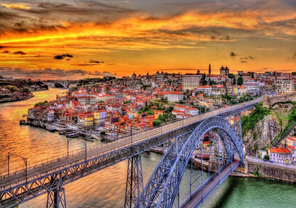 Entre o rio, o vinho e o charme da cidade, o Porto e Gaia são o cenário perfeito para celebrar o amor.