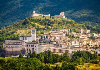 Il borgo medievale dell’Umbria protetto dall’UNESCO che conserva ancora l’anima del Trecento