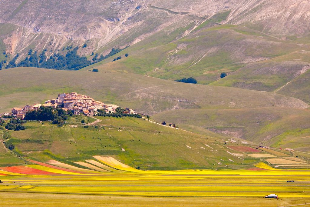 castelluccio norcia castelluccio norcia