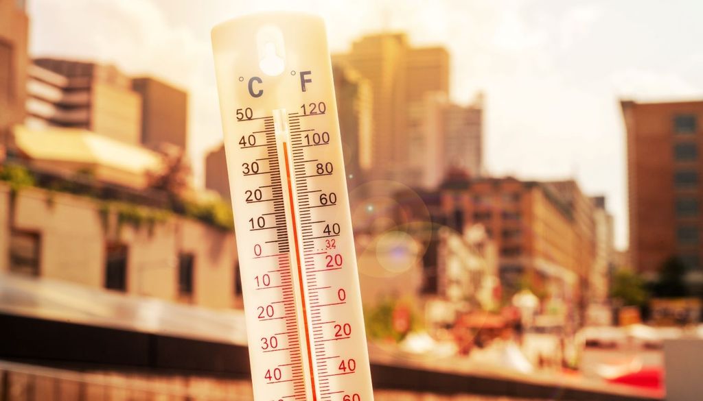Caldo, umidità. Il caldo non sarà soltanto diurno. L’elevata umidità relativa, spesso sopra il 60-70% anche nelle ore più calde, renderà la percezione termica molto più pesante.