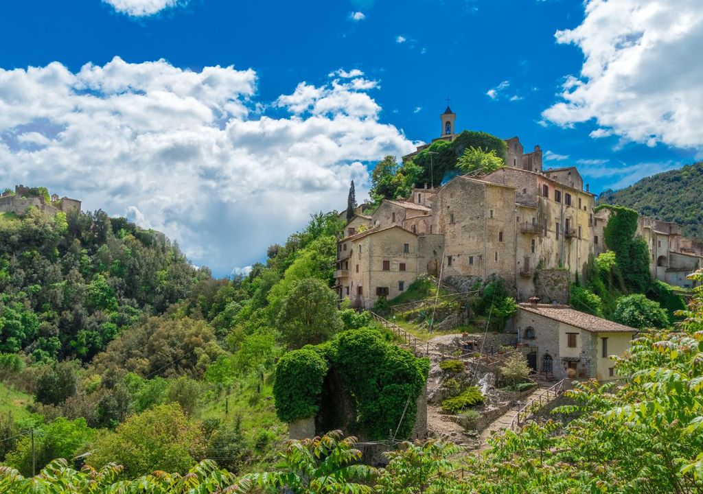 Lazio - castello medievale Lazio - castello medievale