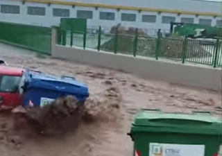 Ο κυκλώνας Δανιήλ προκαλεί καταστροφικές πλημμύρες στην Ελλάδα, ιδού τα βίντεο