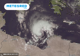 Ο κυκλώνας «Daniel» διολισθαίνει προς τα νότια, εντείνοντας, προκαλώντας σοβαρούς κινδύνους για τις ακτές της Λιβύης