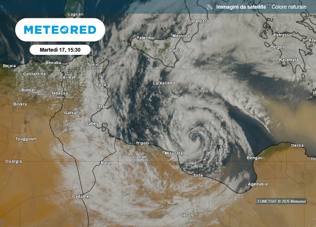 L'ultima immagine del ciclone Samuel che si avvicina alle coste della Cirenaica, iniziando a presentare delle caratteristiche ibride, con una forma più tipica dei cicloni subtropicali.