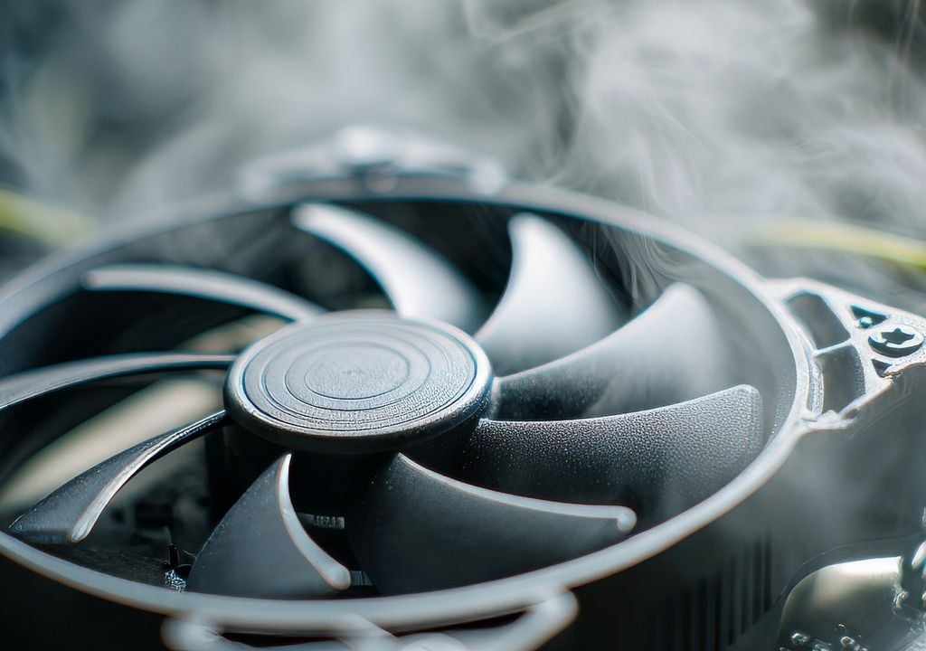 Quel calore è il "disordine" che il dispositivo sta riversando nell'ambiente per poter mantenere l'ordine interno. I nostri computer hanno bisogno di essere raffreddati.