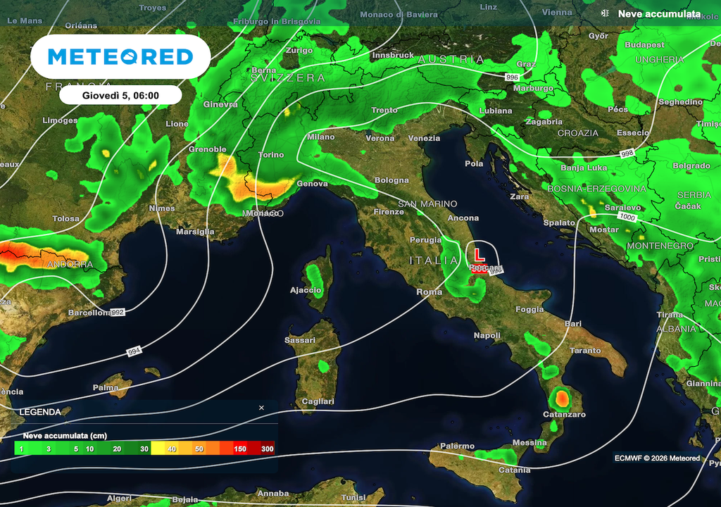Nevicate ripetute sulle Alpi, di una certa consistenza sul basso Piemonte. ECMWF vede neve in pianura al nordovest, ma da una attenta analisi di vari parametri e altri modelli appare sovrastimata e poco probabile.