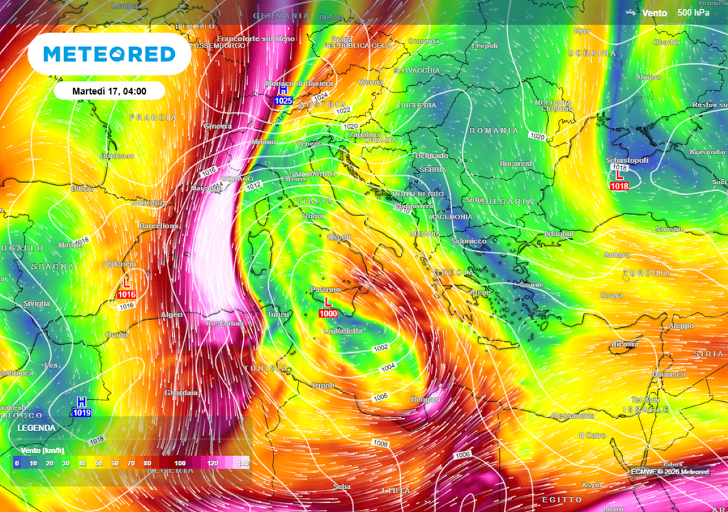 Già nel fine settimana una prima saccatura atlantica penetrerà sul Mediterraneo centro-occidentale, evolvendosi rapidamente in una goccia fredda fra le Isole Maggiori.