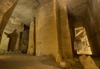 Il mistero delle sfere di pietra nascoste sotto i Monti Iblei