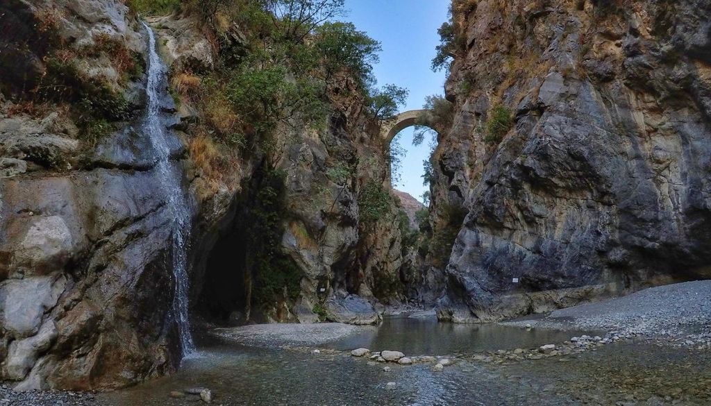 Le Gole del Raganello, sormontate dal Ponte del Diavolo