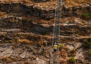 Il ponte tibetano sospeso più lungo d’Europa: camminare tra le nuvole sulle Dolomiti Lucane