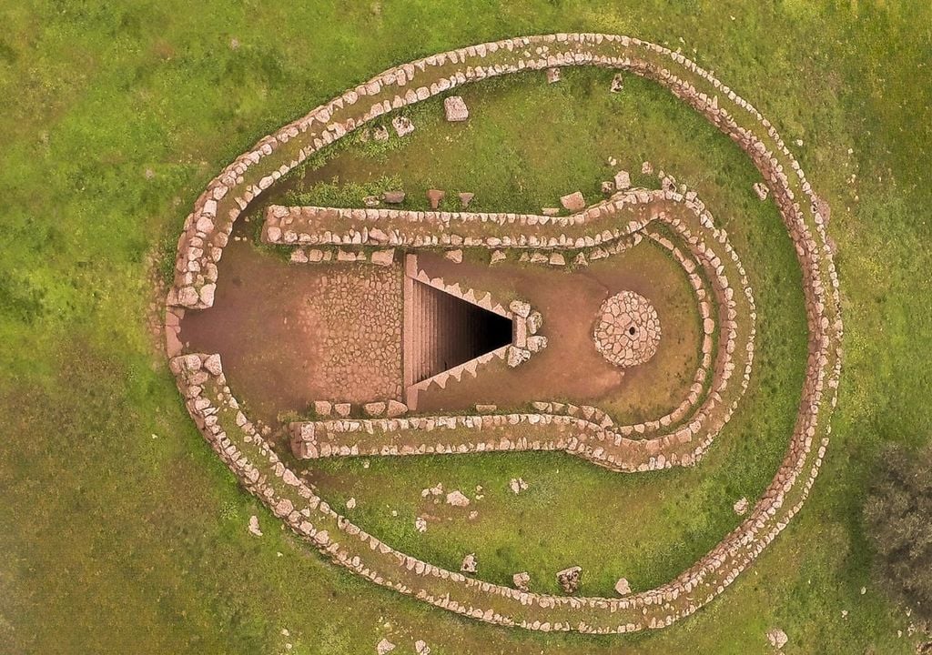 Il Pozzo Sacro di Santa Cristina e la sua pianta "a serratura"