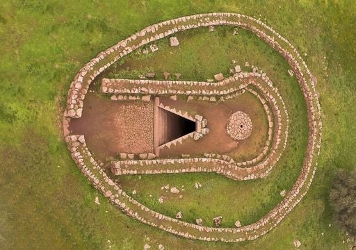 Il Pozzo Sacro di Santa Cristina e il misterioso riflesso lunare che si verifica ogni 18 anni