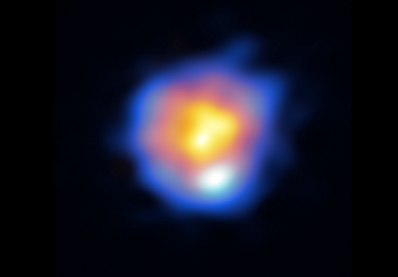 El telescopio ALMA observa la estrella supergigante R Leporis como nunca antes con tanto detalle
