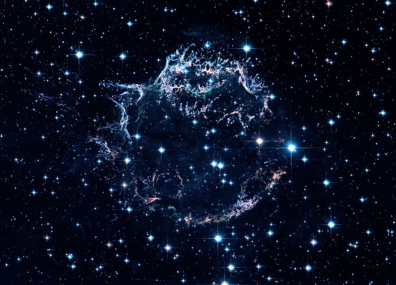 Cassiopeia A, un remanente de supernova que explotó hace unos 11,000 años.