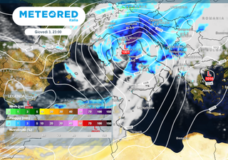 Nuovo peggioramento da domani notte, possibile ciclogenesi sul Mediterraneo: in arrivo temporali in queste regioni