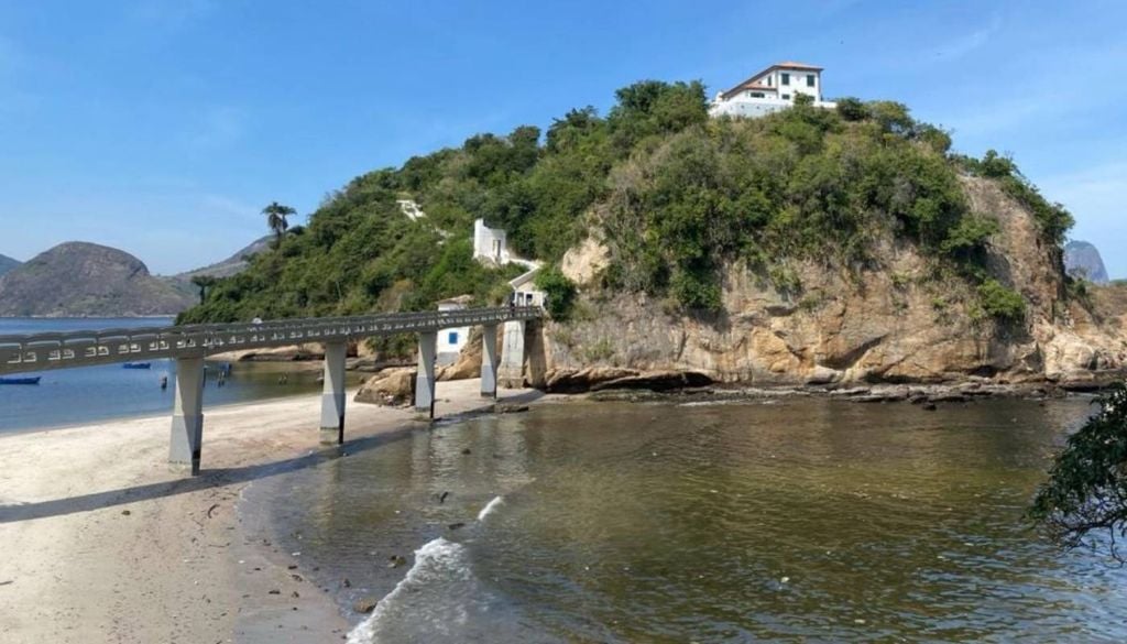Vista da ponte que liga o continente à Ilha. Crédito: Divulgação.