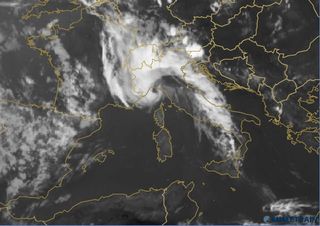 Imagen única: estructura en “coma” en el Mediterráneo, 1 de mayo de 2012