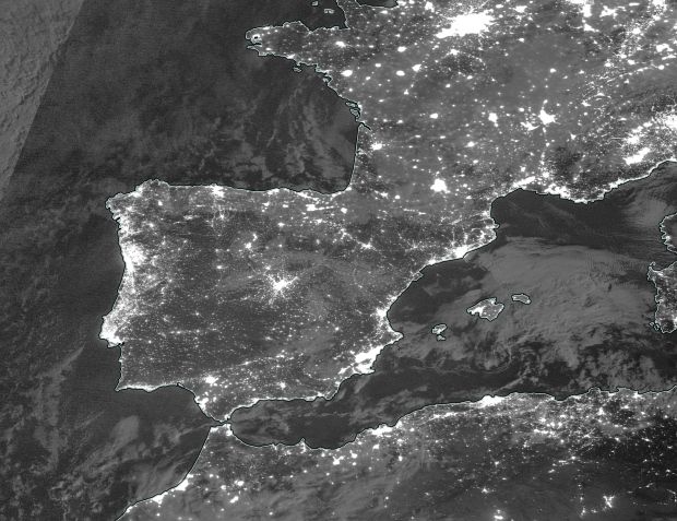 Imágenes De La Banda Diurna/nocturna Del Satélite Suomi-Npp