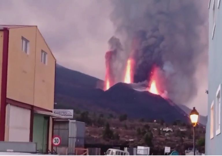 ¡Impactante! Hasta 10 cm ha "subido" La Palma en las últimas 24 horas ¡Impactante! Hasta 10 cm ha "subido" La Palma en las últimas 24 horas
