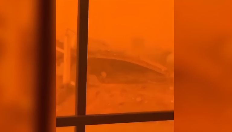 Como si fuera Marte: una gran tormenta de arena barre el oeste de Irak y provoca que se haga de noche en pleno d&iacute;a