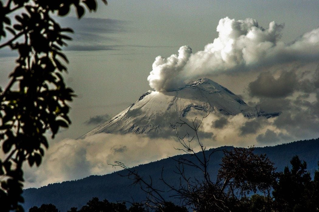 Captura fotográfica del Volcán Popocatépetl durante un erupción en octubre del 2017. Foto: Richard Van Wijngaarden