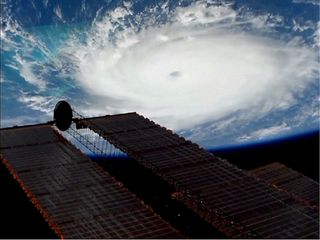 Imponente huracán Dorian causa daños en Bahamas