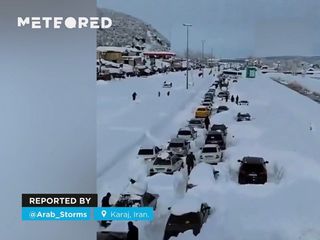 Impresionante tormenta de nieve deja importantes acumulados, generando inconvenientes en Irán