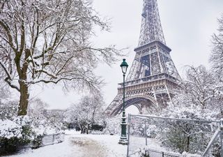 Impresionante nevada da inicio al mes de abril en Paris