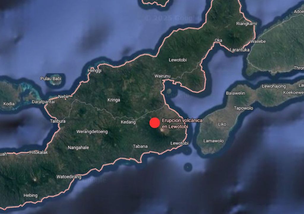 Erupción en el volcán Lewotobi, Indonesia