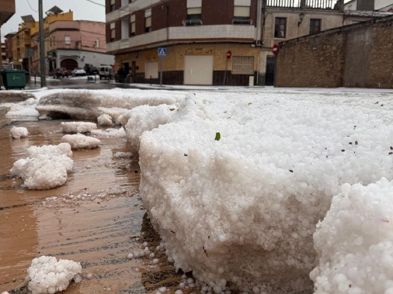 Impresionante tormenta acompañada de granizo golpeó en España