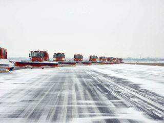 Gran tormenta de nieve cubre a Toronto, Canadá