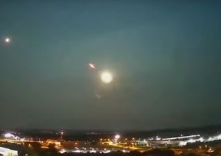 Impressionante bolide illumina il cielo di Praga, ecco il video