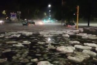 Impressionante tempestade de granizo em Roma